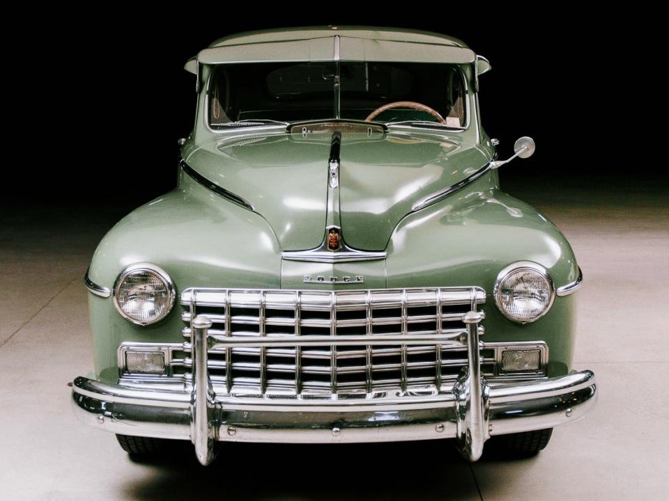 1948 Dodge DeLuxe 2-Door Sedan