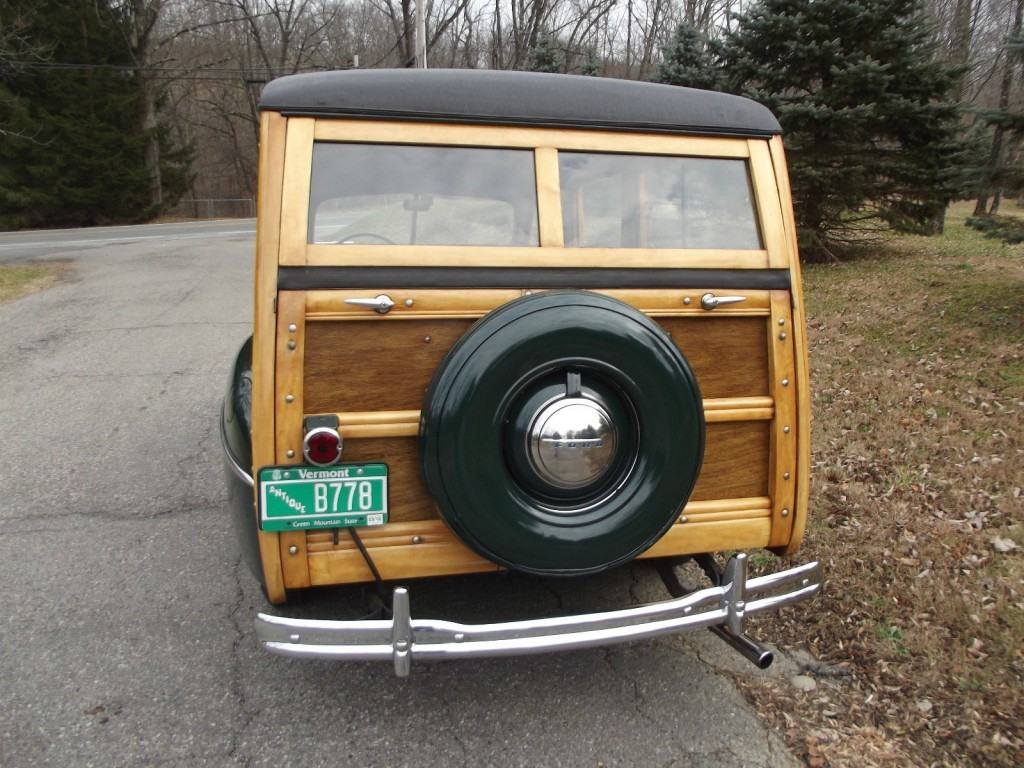1948 Ford Super Deluxe Wagon