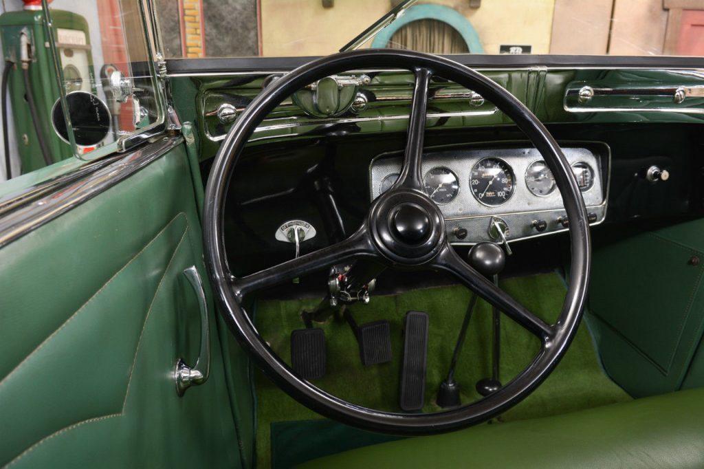 1933 Auburn G80 Phaeton Sedan