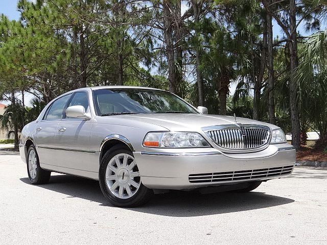 2011 Lincoln Town Car