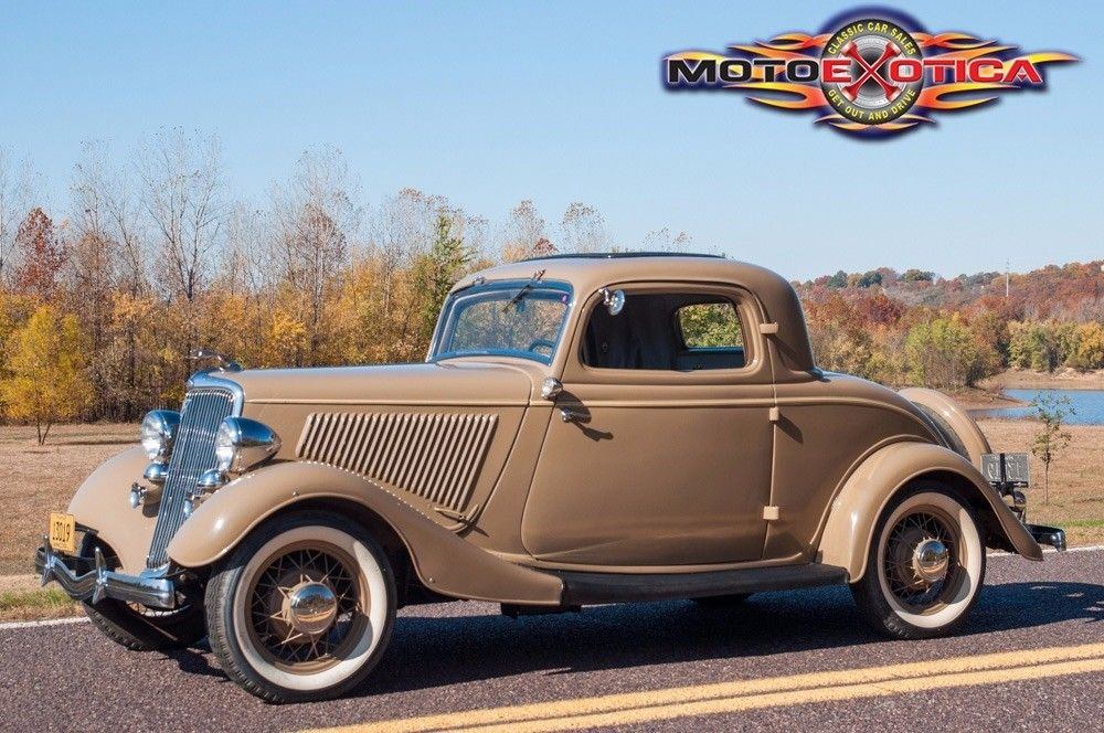 1934 Ford Deluxe Three Window Coupe