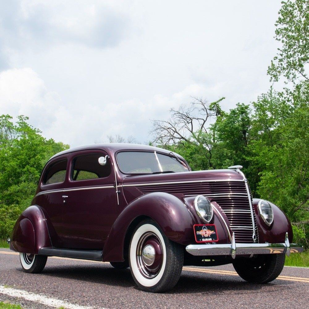 1938 Ford Tudor Deluxe