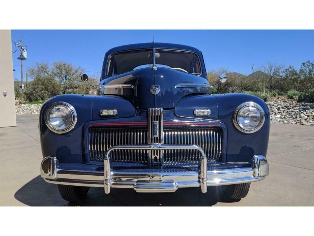 1942 Ford Deluxe