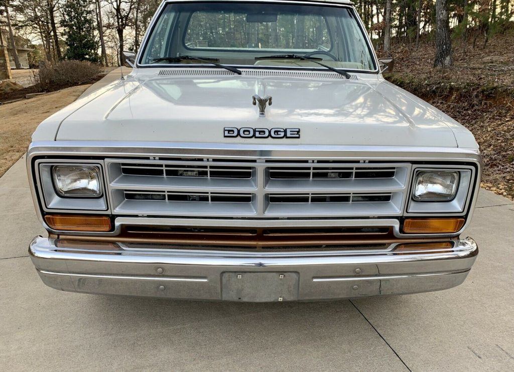 1986 Dodge D100