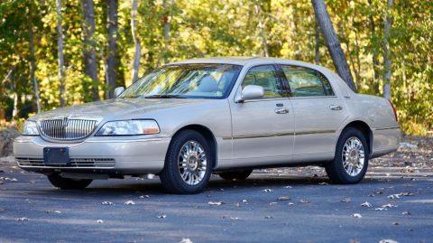 2009 Lincoln Town Car for sale