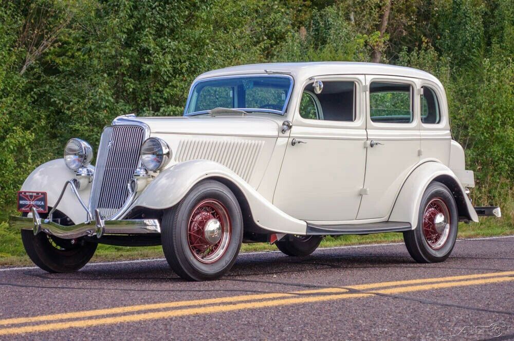 1934 Ford Deluxe Sedan