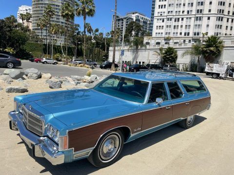 1975 Chrysler Town &amp; Country for sale
