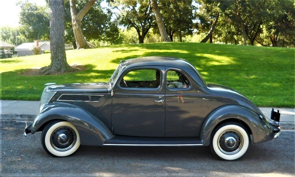 1937 Ford 5 Window Coupe