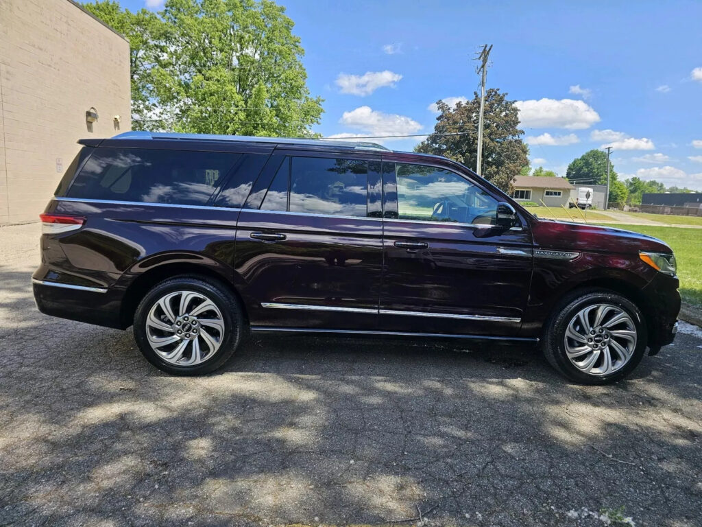 2023 Lincoln Navigator