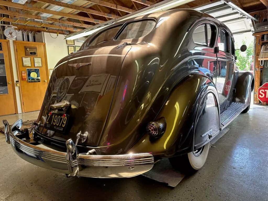 1937 Chrysler Airflow