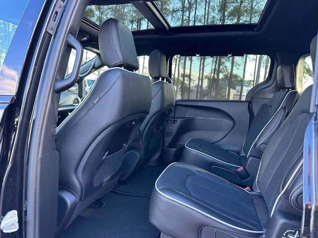 2024 Chrysler Pacifica