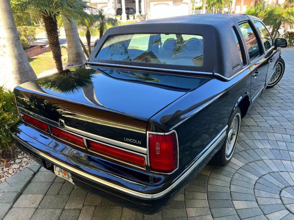 1997 Lincoln Town Car