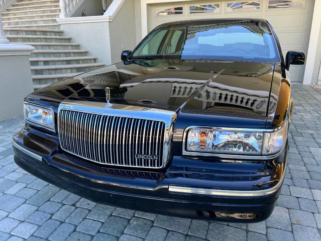 1997 Lincoln Town Car