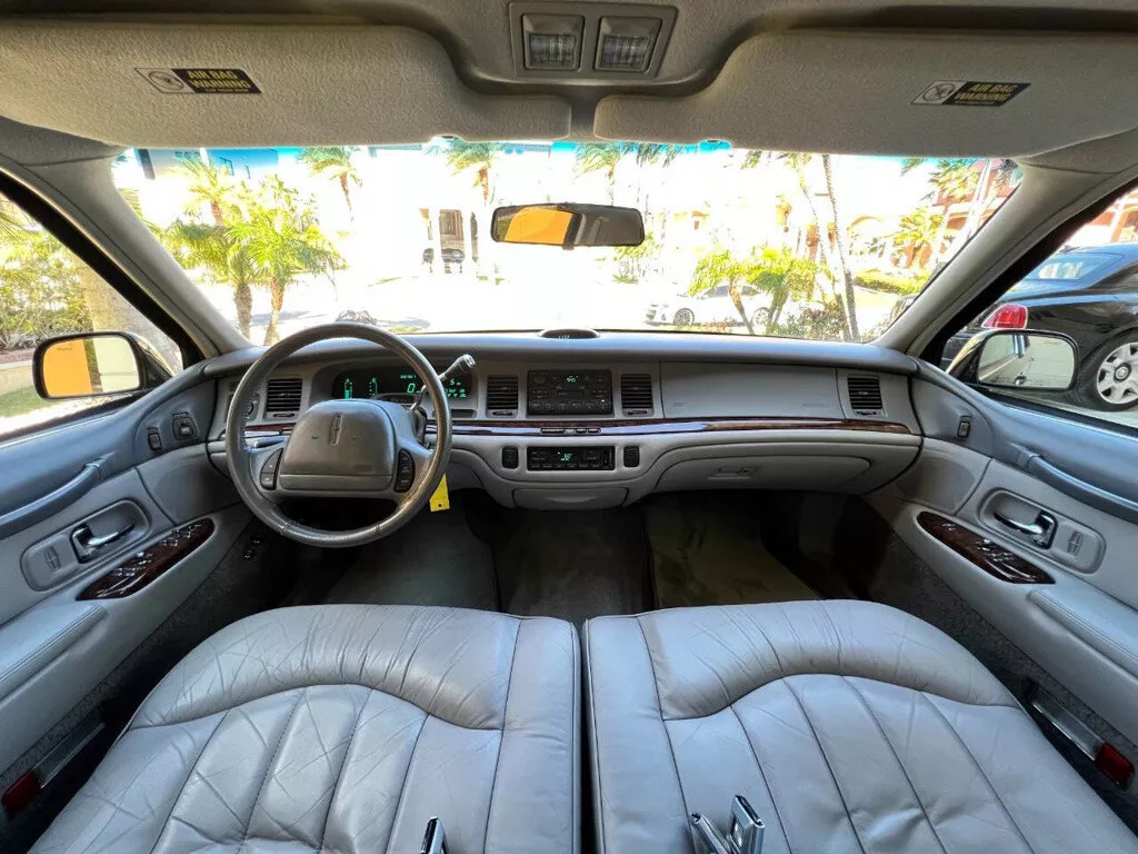 1997 Lincoln Town Car