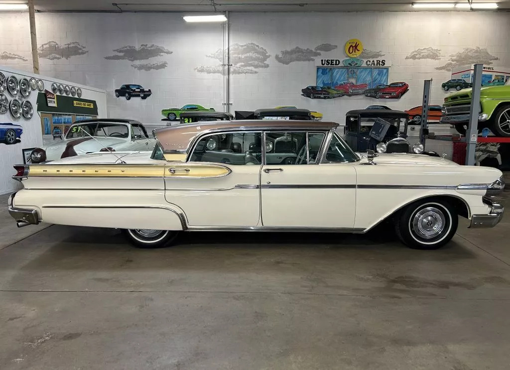 1957 Mercury Turnpike Cruiser