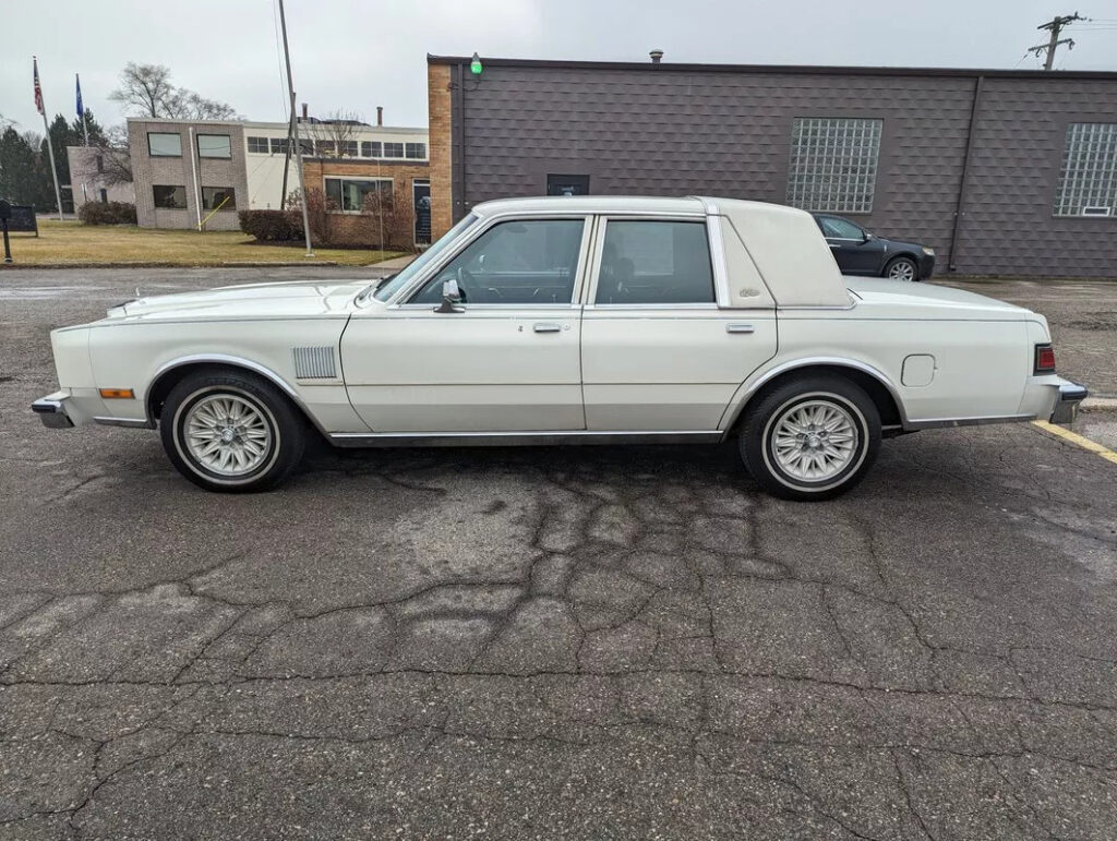 1983 Chrysler New Yorker