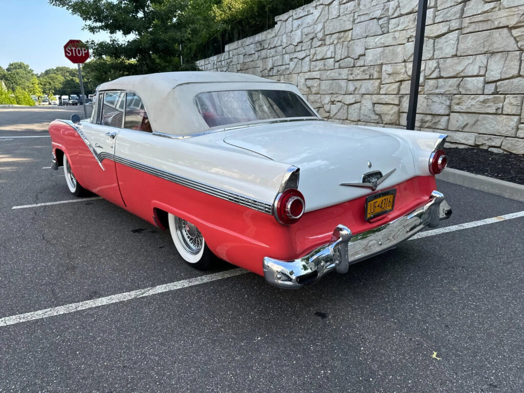 1956 Ford Fairlane