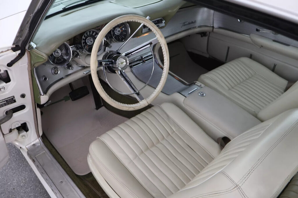 1962 Ford Thunderbird