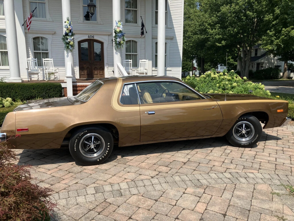 1975 Plymouth Road Runner