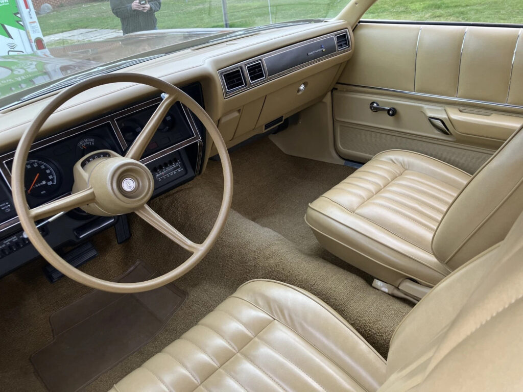 1975 Plymouth Road Runner