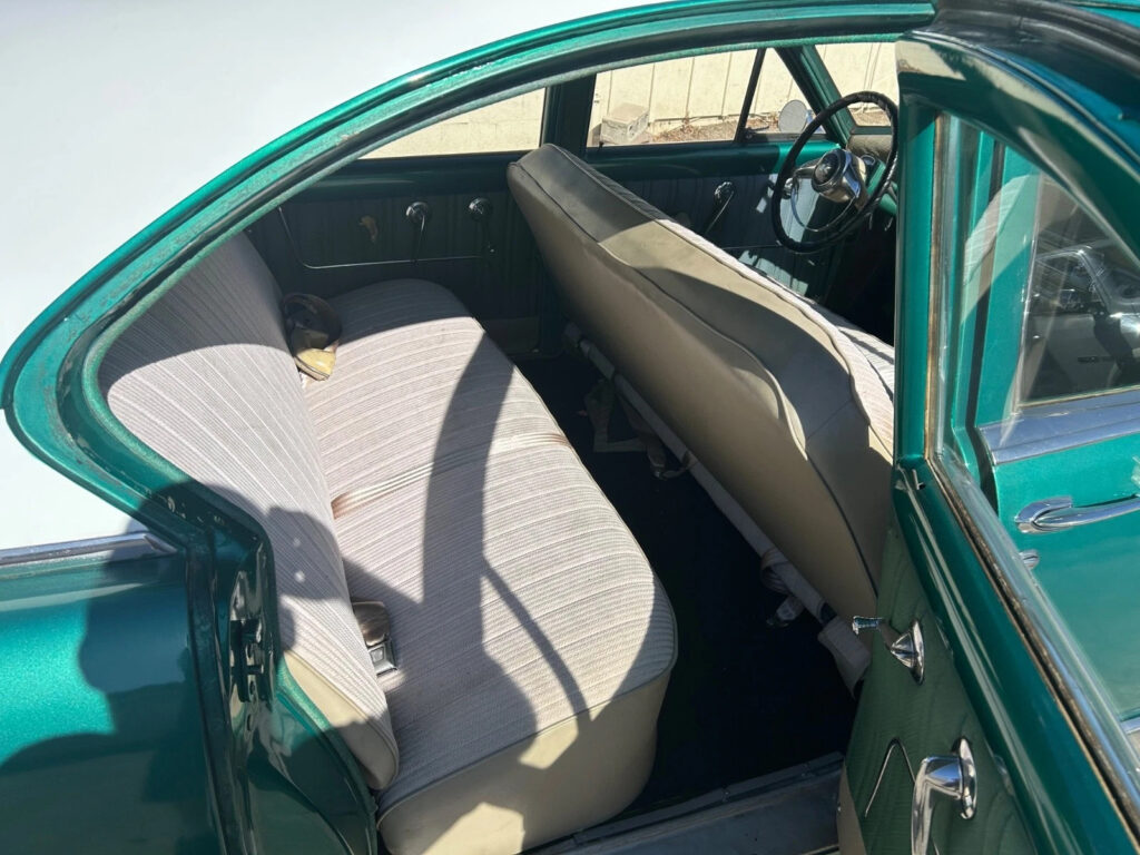 1953 Kaiser Manhattan