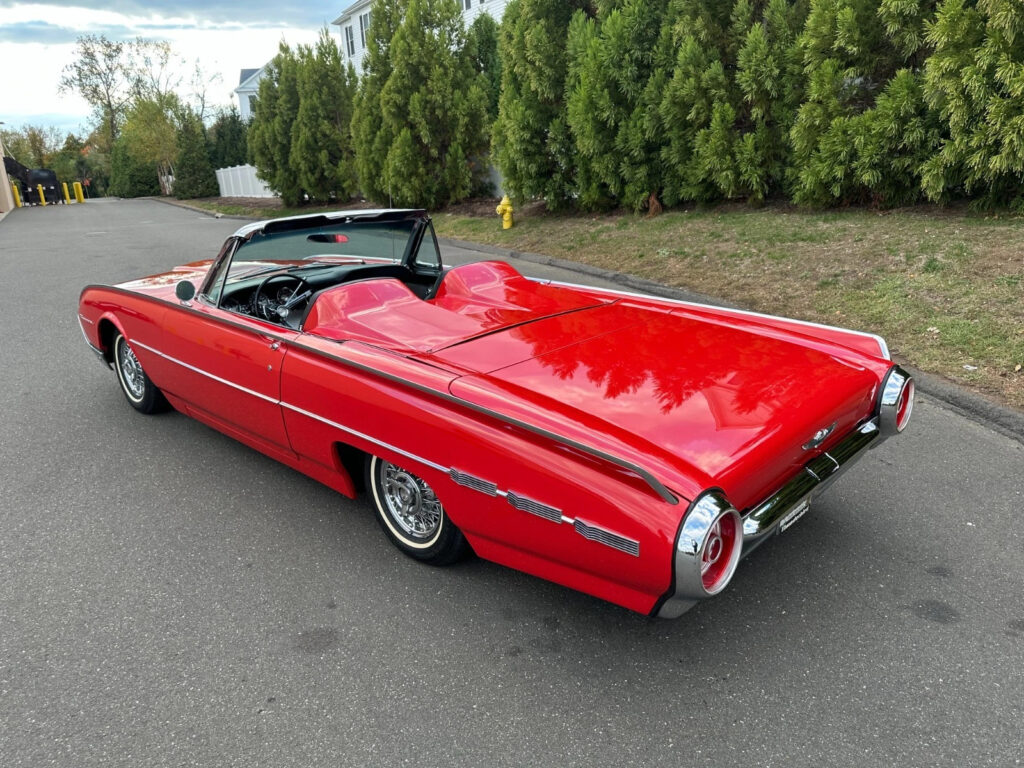 1962 Ford Thunderbird