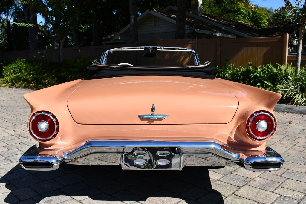 1957 Ford Thunderbird