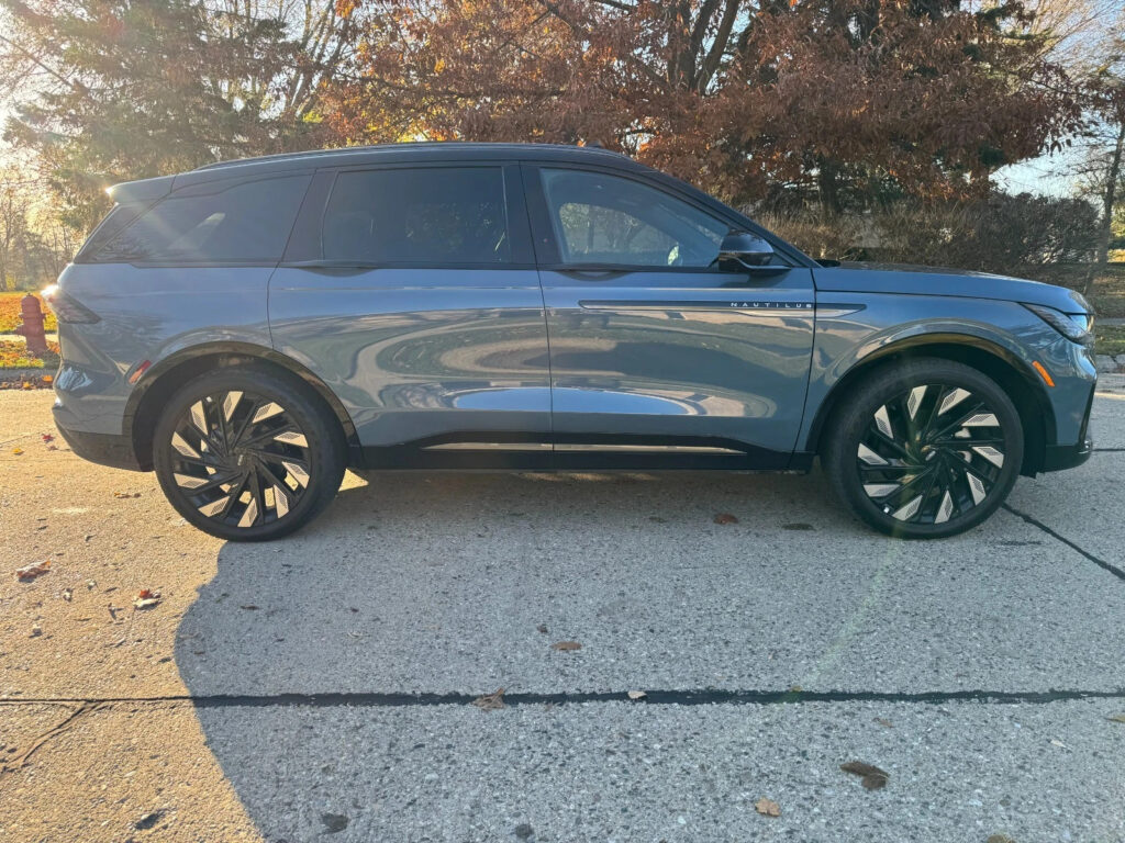 2025 Lincoln Nautilus